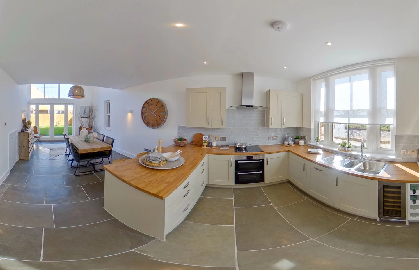 a picture of a plain kitchen