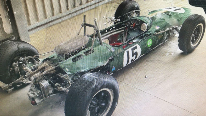 3D modelled racecar on screen